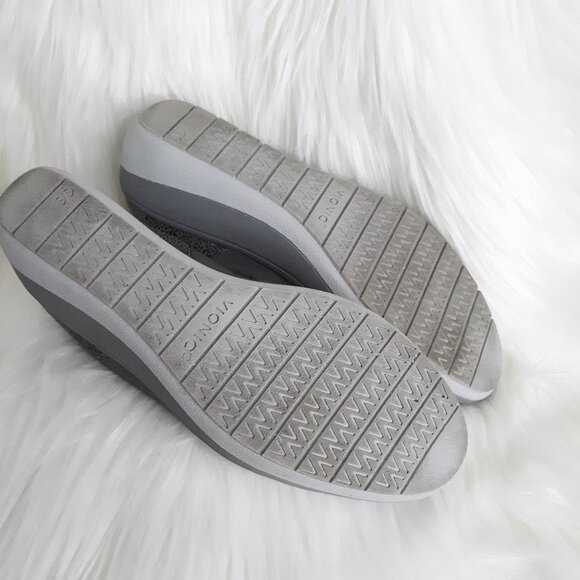 Women's Vionic Jacey Wedge Gray with Cheetah Print Heel - Picture 7 of 11